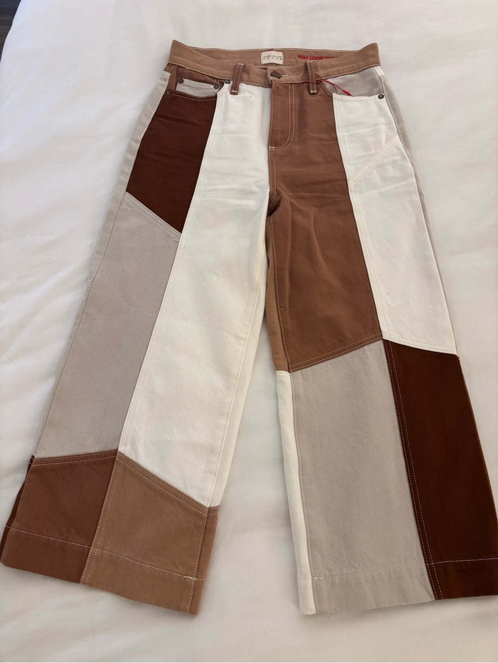 ๐ค Alice + Olivia Sandpile Patchwork Wide-Leg Jeans ๐ค - Picture 6 of 7
